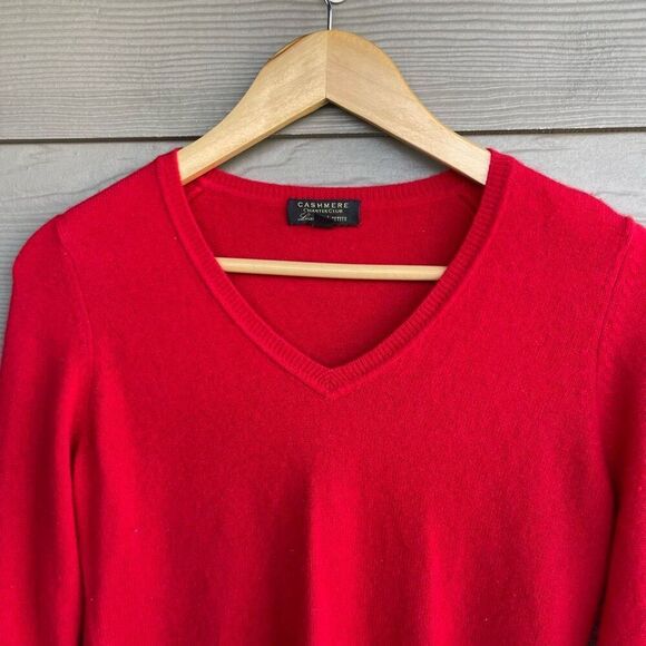 Charter Club red 100% cashmere v neck sweater - Picture 2 of 6